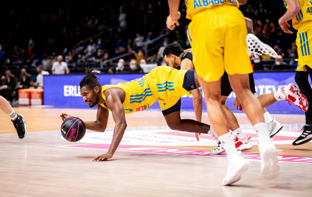 争激烈的比 争激烈的比